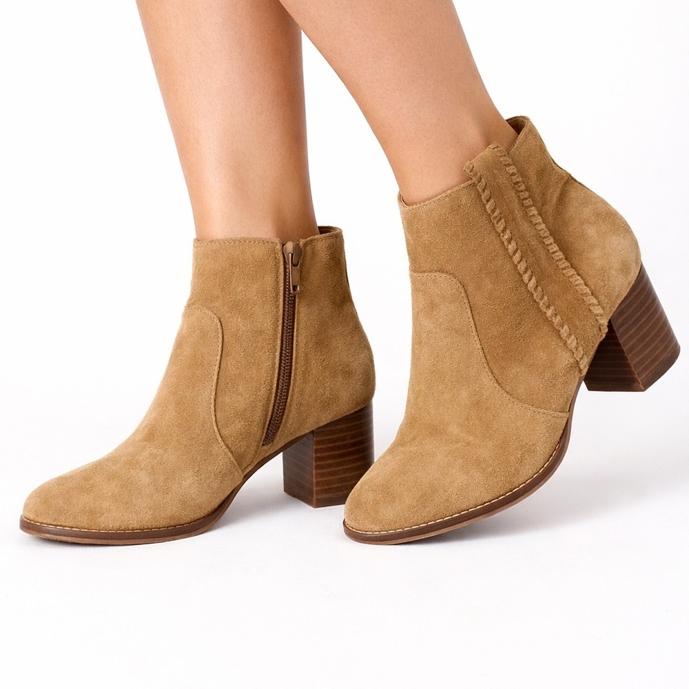 [Matisse] Tan Suede Ankle Booties